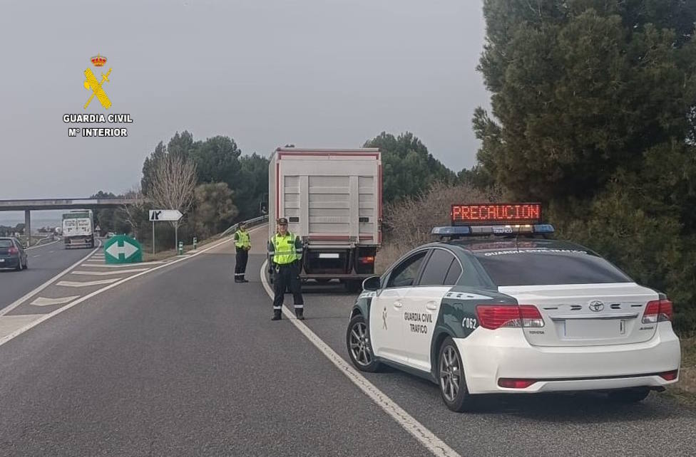 Así son las nuevas pruebas de alcohol que realizan las patrullas de la  Guardia Civil