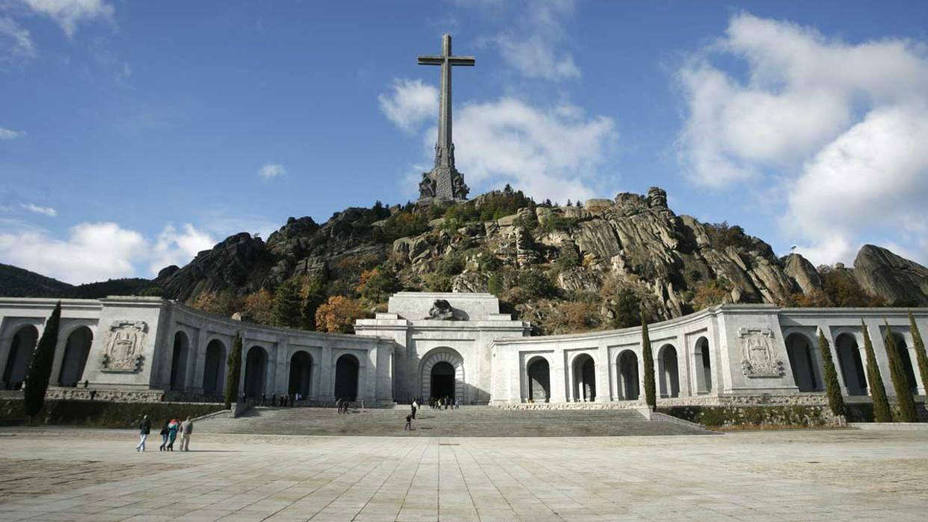 El Gobierno estudia sacar los restos de Franco del Valle de los Caídos mediante un Real Decreto