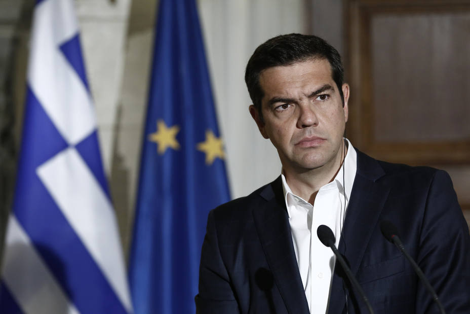 Tsipras anuncia una subida del salario mínimo del 11%