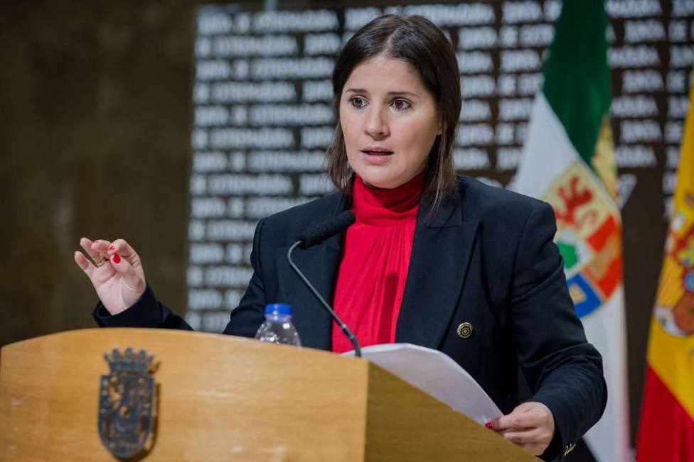 Isabel Gil Rosiña, portavoz del Gobierno de Extremadura, en rueda de prensa