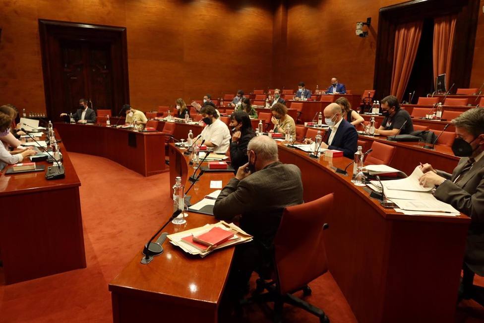 El Parlamento catalÃ¡n reparte las presidencias de las comisiones y deja fuera a Vox y Cs