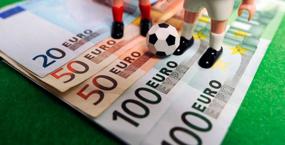 El fútbol español paga millones de euros en salarios a los jugadores.