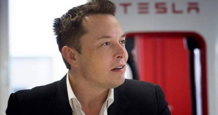 Un inversor demanda a Musk por su intento de sacar de bolsa a Tesla