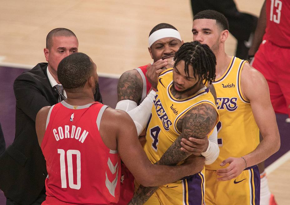 Lakers lose to Rockets, 115-124