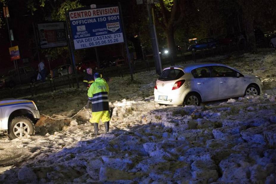 Una fuerte tormenta de granizo hace que la ciudad de Roma quede paralizada