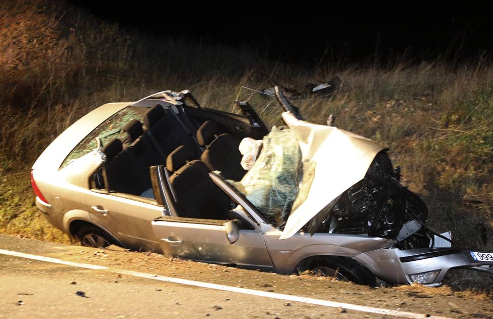 Tres muertos y dos heridos graves en un accidente de tráfico en Salamanca
