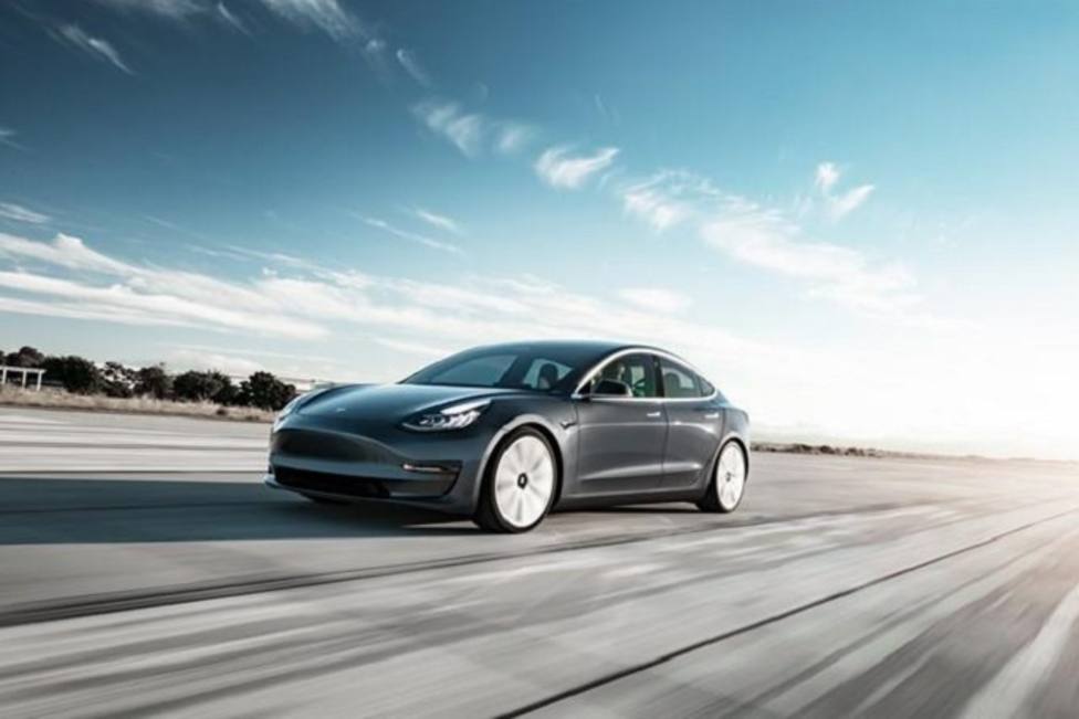 S&P avisa de que Volkswagen, BMW y Daimler presionarán a Tesla en el mercado eléctrico premium
