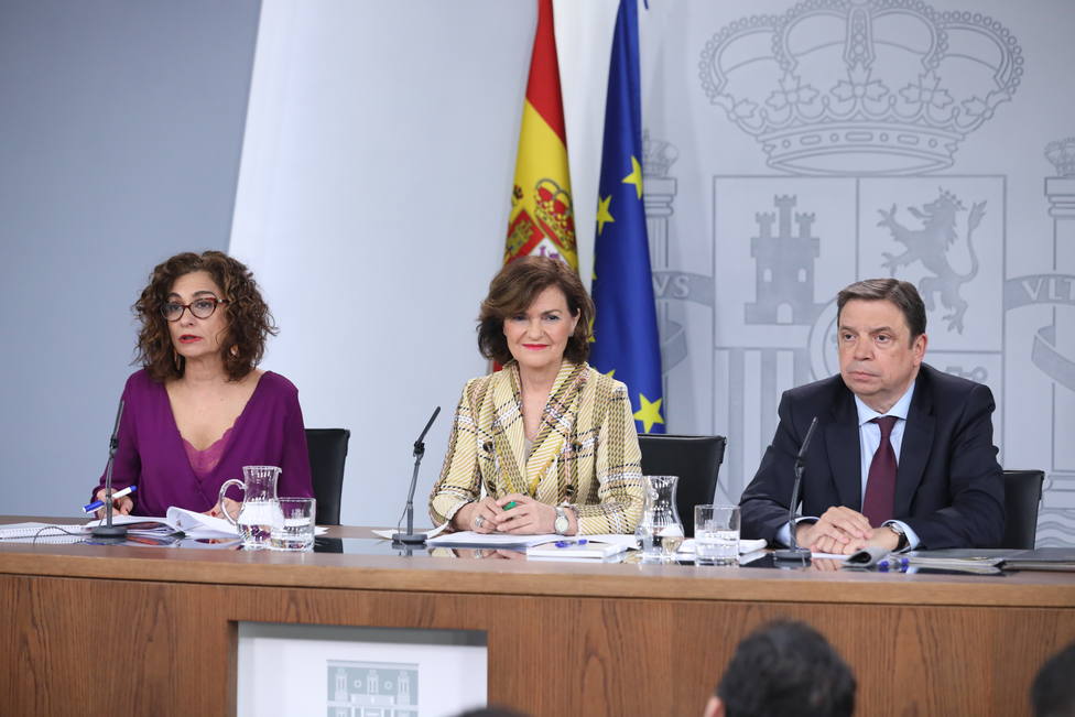 El Gobierno evita contestar por la responsabilidad de Calvo, Montero y Planas en los ERE de Andalucía