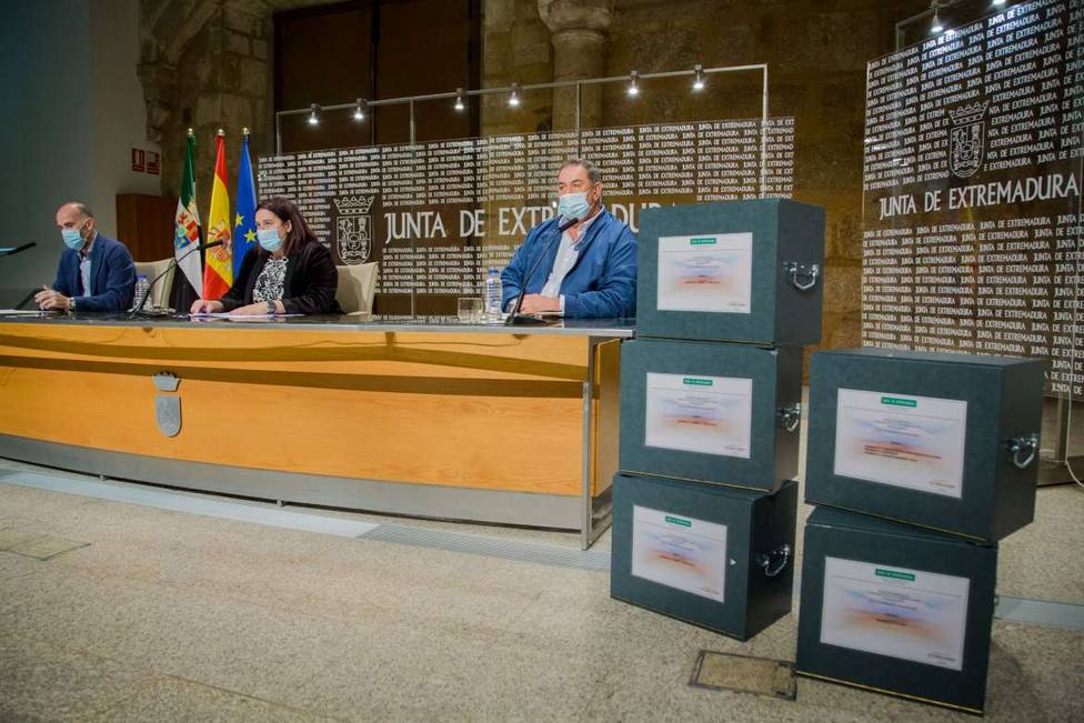 Junta de Extremadura y regantes presentan el proyecto de Tierra de Barros. Foto: Juntaex
