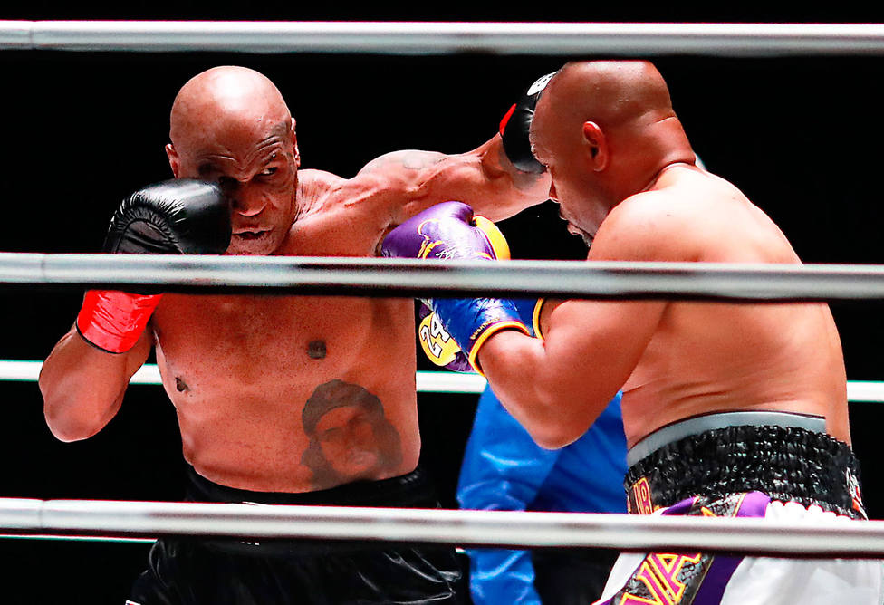 Tyson y Jones Jr. hacen combate nulo en su vuelta a los cuadriláteros (EFE)