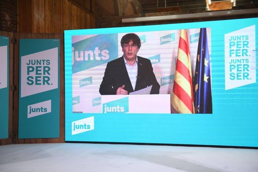 Puigdemont lanza una indirecta a ERC: No se puede servir a dos repúblicas al mismo tiempo