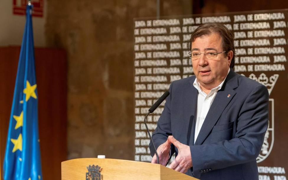 Guillermo Fernández Vara en rueda de prensa (Archivo)