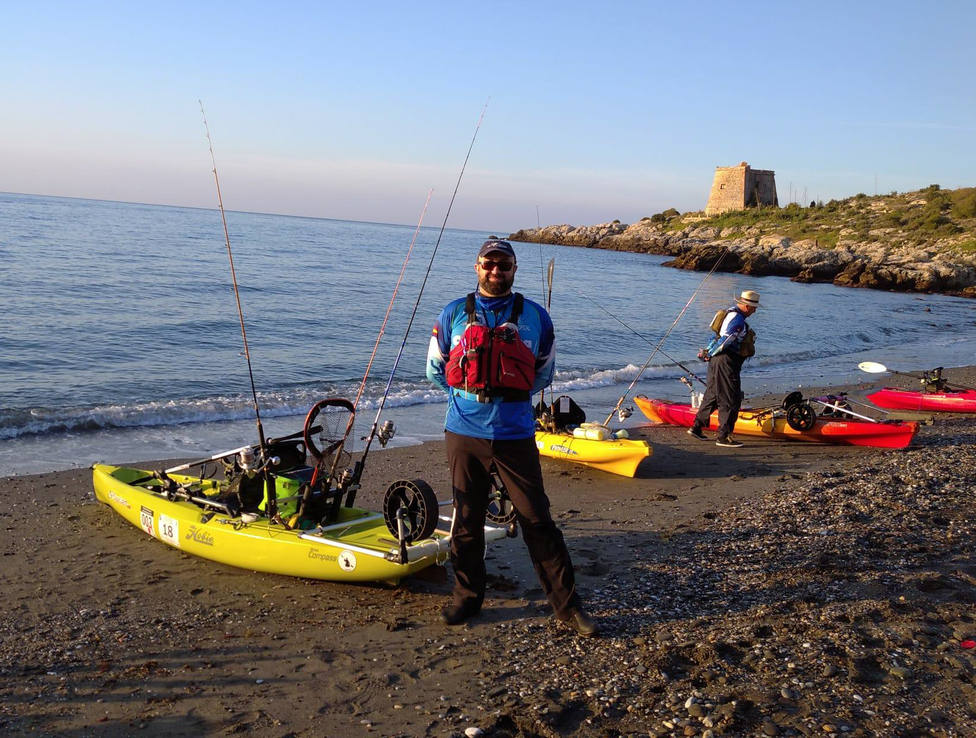 El almuñequero David Olivares Pontes se proclama campeón provincial de pesca en kayak