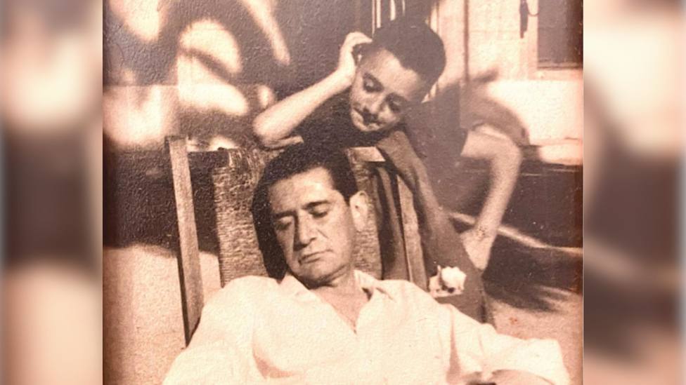 Carlos Herrera junto a su padre