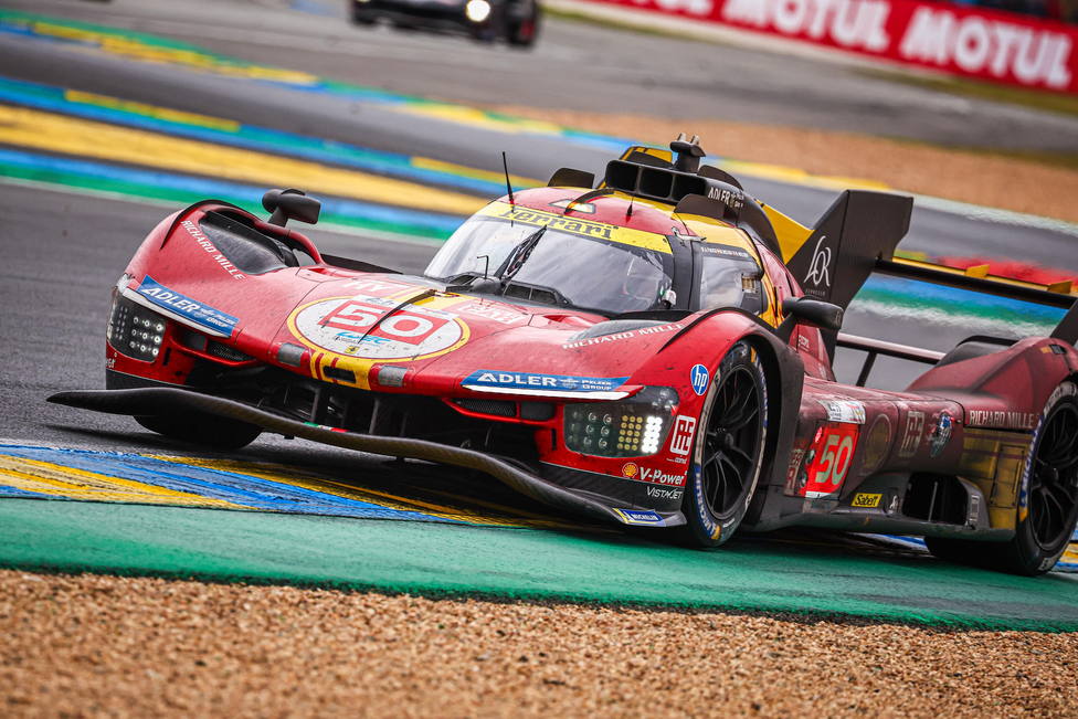 El Ferrari de Miguel Molina en las 24 horas de Le Mans