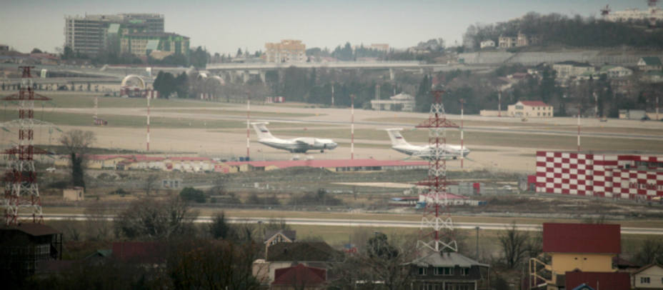 Aviones militares rusos en el aeropuerto de Sochi.