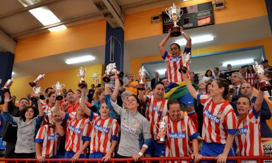 El Atlético Madrid Navalcarnero hace triplete en la temporada 2013/14