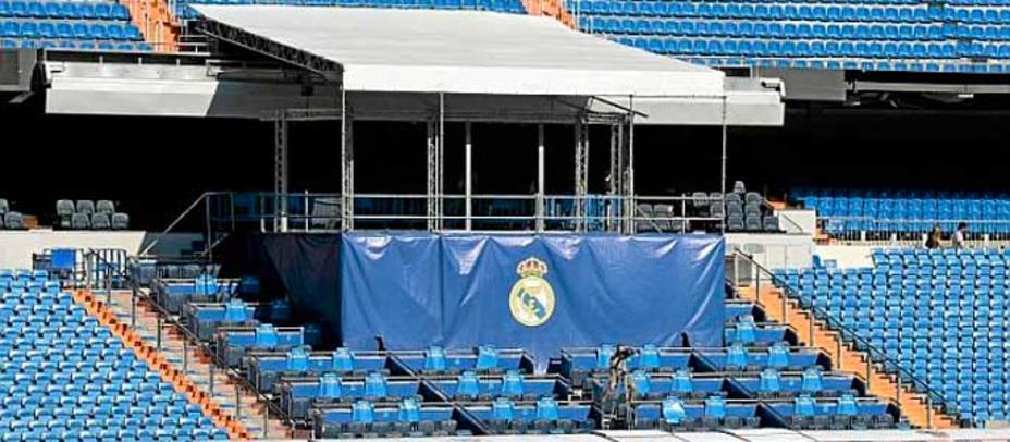 El Real Madrid ha instalado un escenario sobre el palco para la presentación de Bale