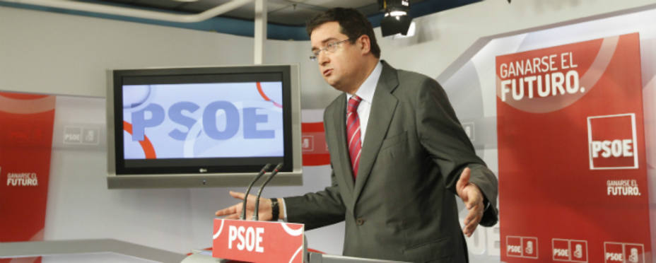 Óscar López durante la rueda de prensa en Ferraz. PSOE
