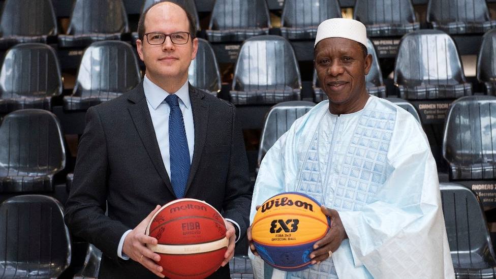 FIBA: No pediremos a los jugadores que vayan a sitios donde no enviaríamos a nuestros hijos