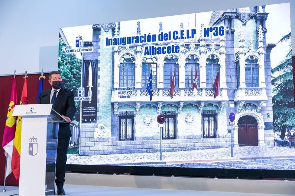 Emiliano García-Page, Presidente C-La Mancha, anuncia la inminente construcción del colegio de Imaginalia