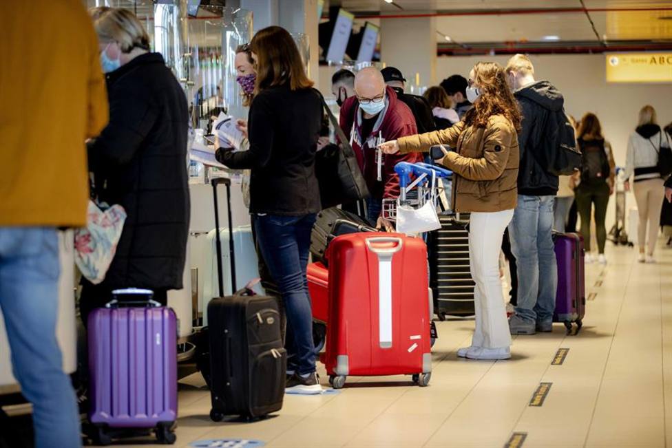 La Audiencia Nacional avala la cuarentena para viajeros procedentes de 12 países para evitar variantes de la C