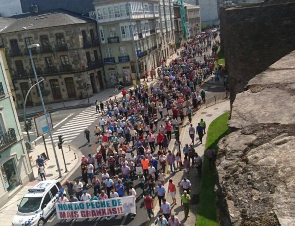 Manifestación de ganaderos por la Ronda da Muralla de Lugo