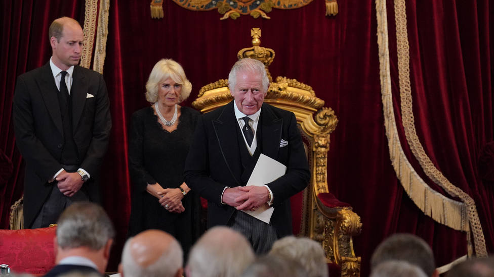 Reino Unido proclama oficialmente a su nuevo Rey, Carlos III, en una ceremonia histórica