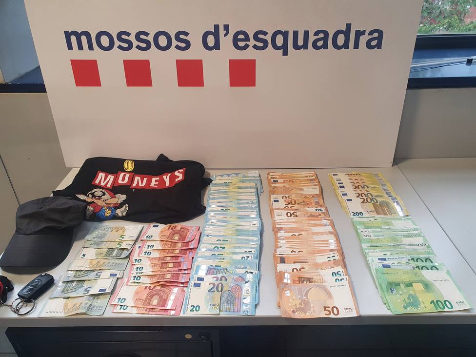 Cinco detenidos por presuntamente robar 24.000 euros en Badalona (Barcelona)