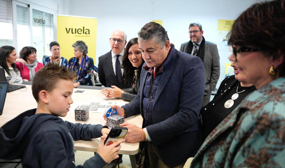 La Junta finaliza la cuarta fase de implantación de Puntos Vuela y alcanza los 389 centros en Andalucía