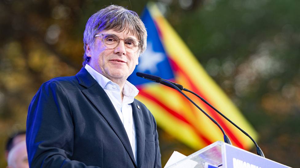 Vota | ¿Sería una humillación que Pedro Sánchez facilite a Puigdemont ser presidente de Cataluña?