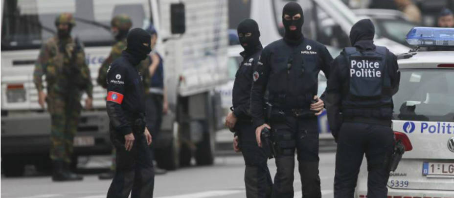 Agentes de la Policía belga en un dispositivo de segurtidad. EFE