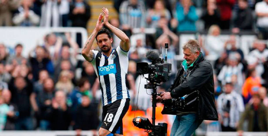 Jonas Gutiérrez anotó el tanto que salvó al Newcastle del descenso a la Championship. Reuters.