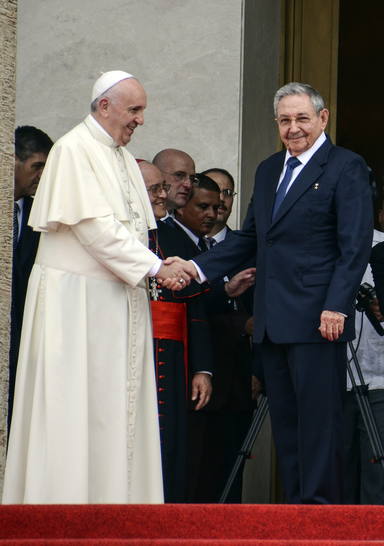 Papa Francisco se reúne con Raúl Castro en La Habana