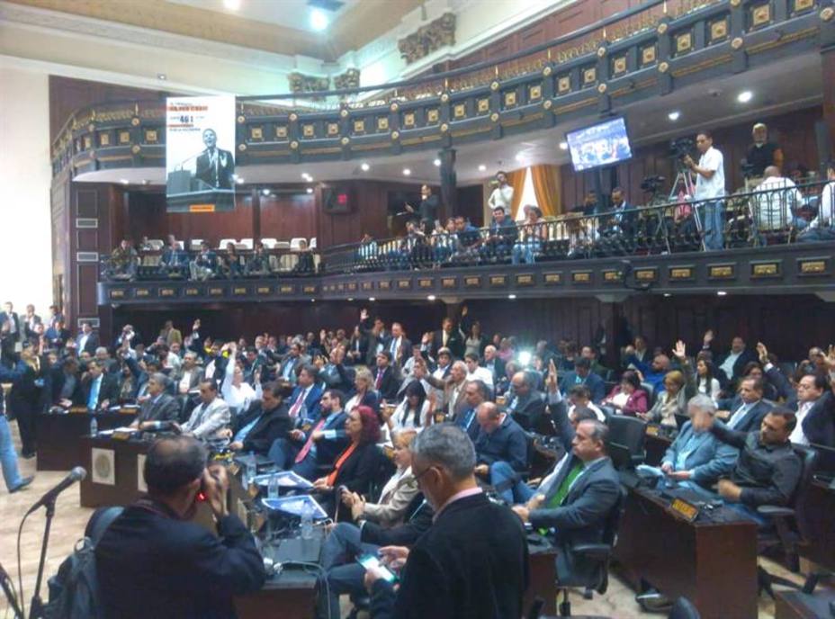 El parlamento aprueba el inicio de un juicio contra Maduro por corrupción