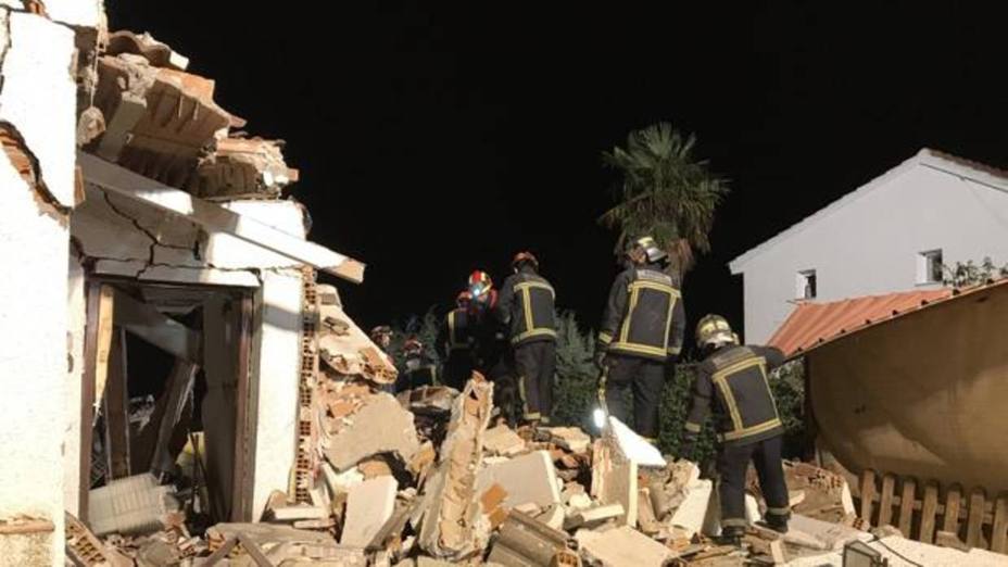 Una anciana sobrevive siete horas sepultada bajo los escombros de su piso en Madrid