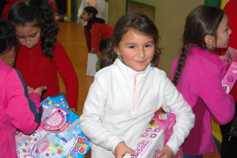 La campaña Una Sonrisa por Navidad repartirá 10.000 regalos a niños en riesgo de vulnerabilidad
