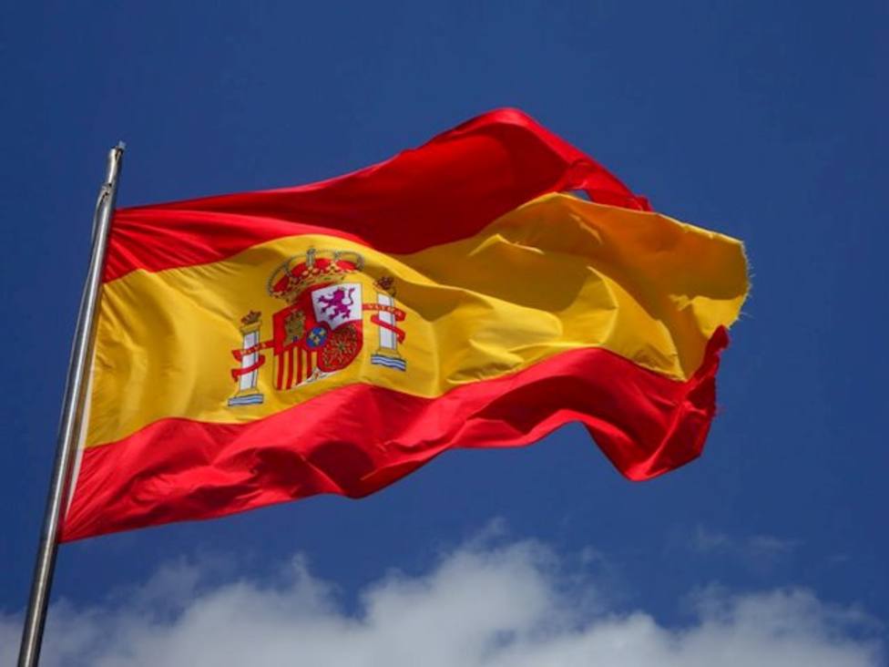 ¿Por qué podemos encontrar tres coronas en el escudo de España?