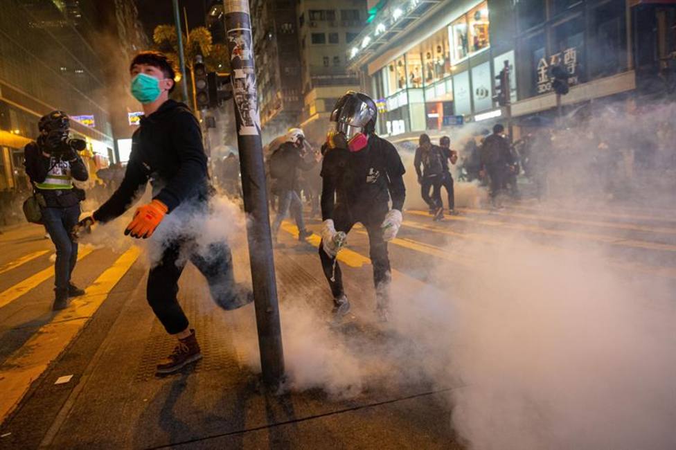 Vuelven los enfrentamientos a las calles de Hong Kong en plena Nochebuena