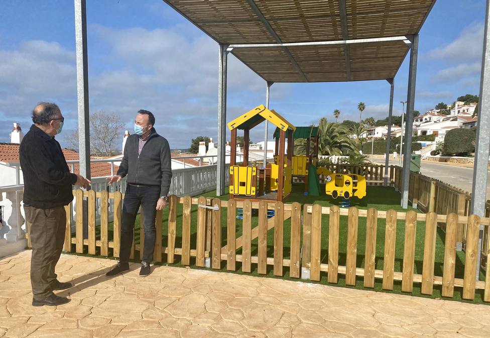 El Ayuntamiento de Alaior construye unnuevo parque infantil