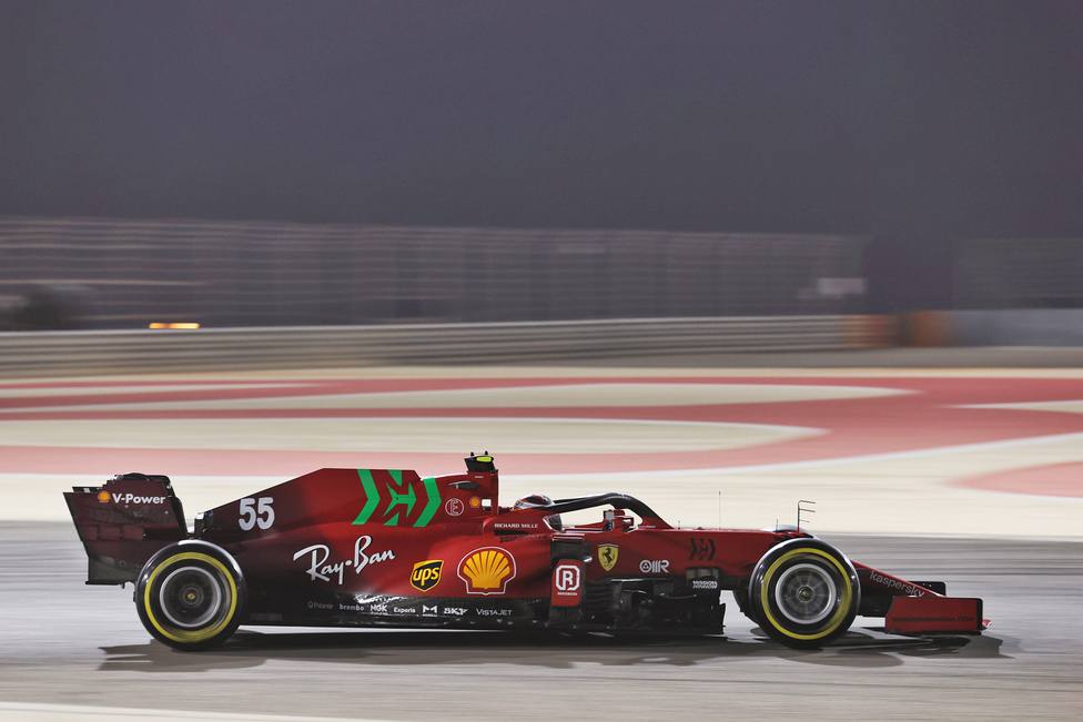 Formula One Testing - Day One - Bahrain International Circuit