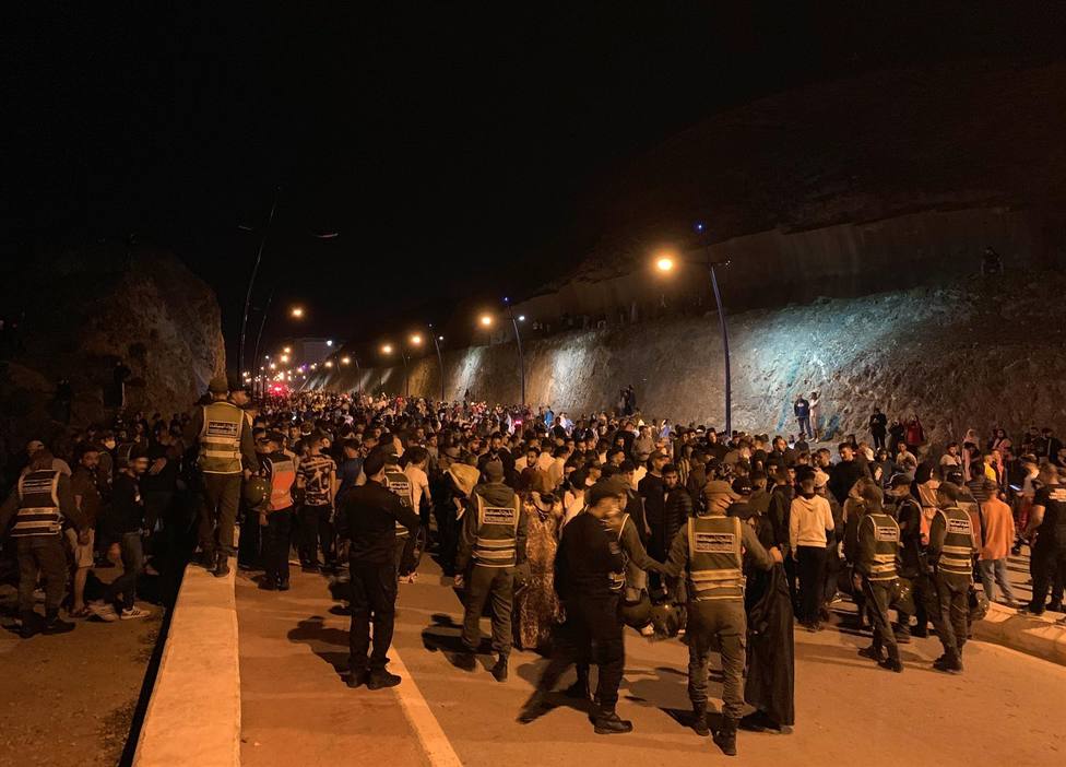 Noche de tensión en las calles de Ceuta tras la intervención policial en varios altercados y peleas