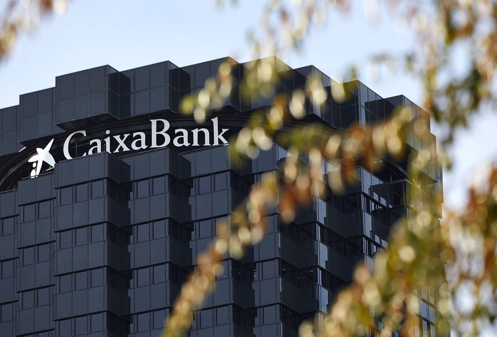 CaixaBank obtiene un beneficio ajustado de 1.278 millones en el primer semestre