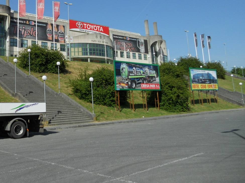 El accidente se produjo en el exterior del Pazo dos Deportes de Lugo