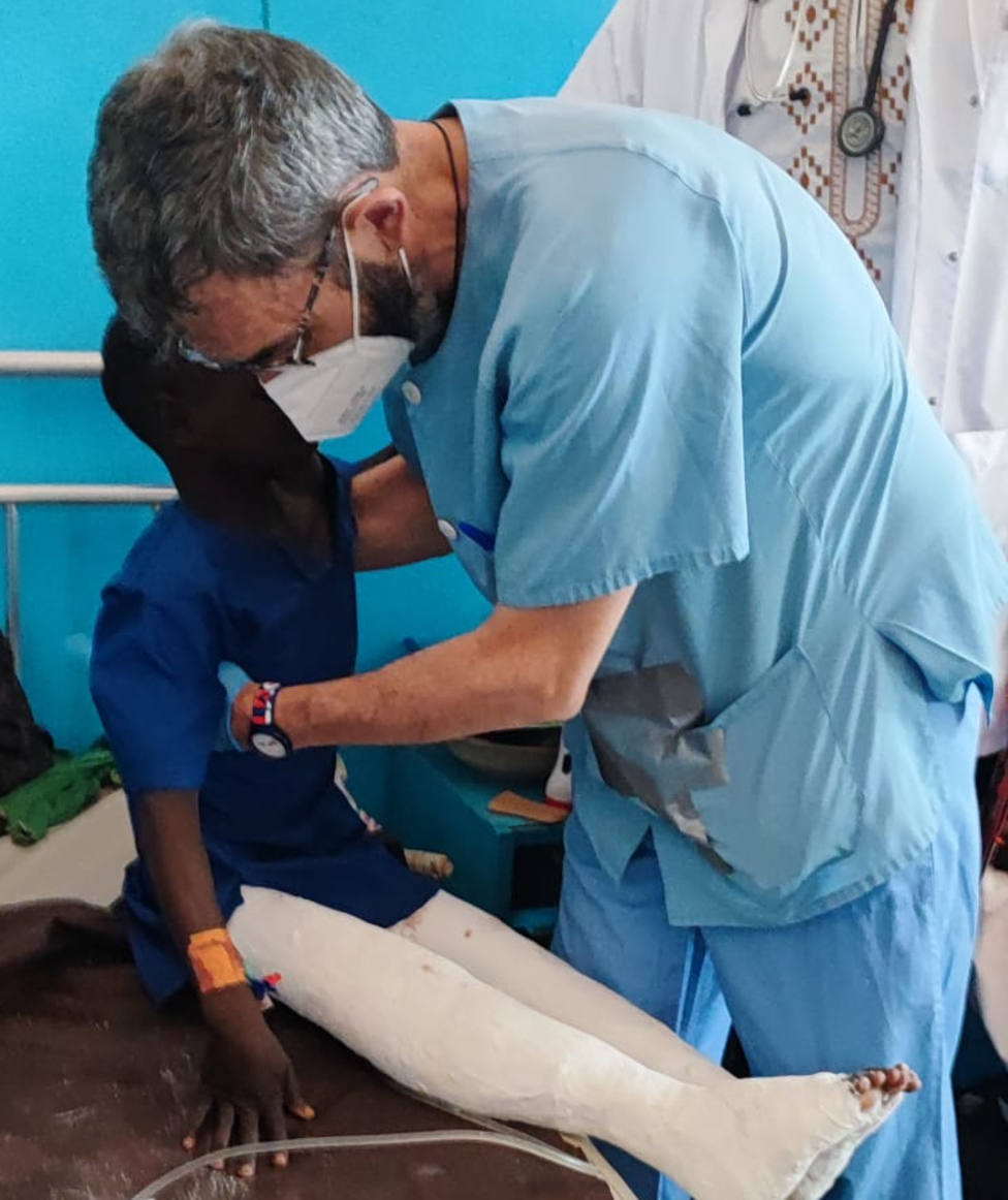 La actividad pionera del Hospital de Fuenlabrada en el Chad: Continúa las 24 horas del día