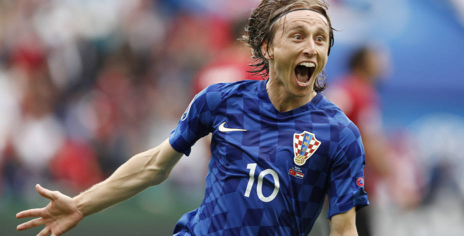 Un golazo de Modric le dio a los croatas los tres primeros puntos de la Eurocopa (Reuters)