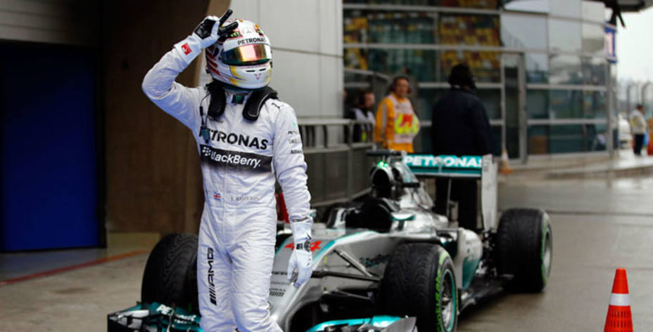 Hamilton logró en Shanghai su tercera pole de la temporada. Reuters.