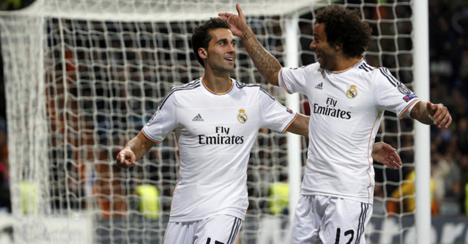 Arbeloa celebra con Marcelo el 2-1 (Reuters)