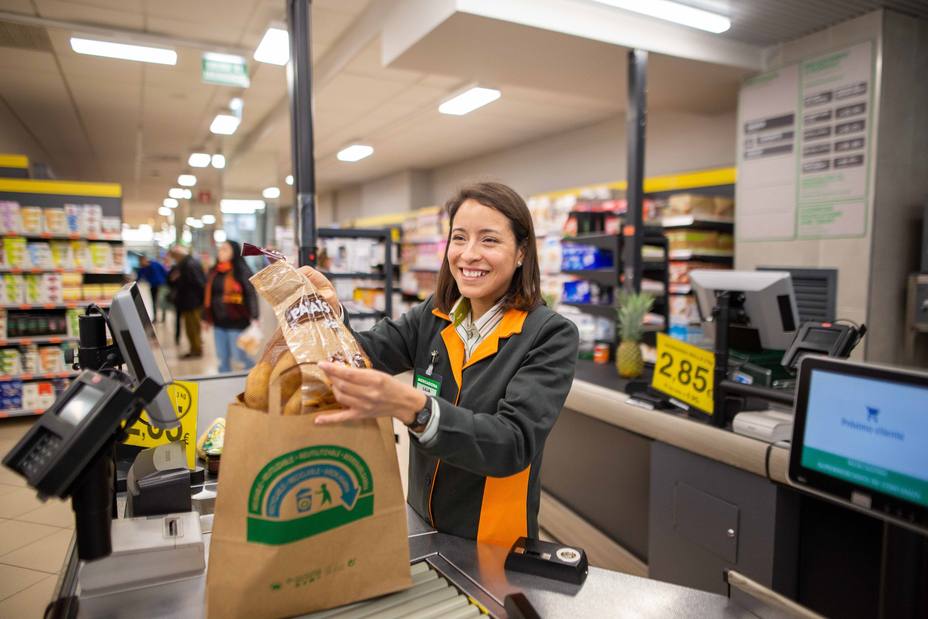 Mercadona retirará todas las bolsas de plástico de sus 1.600 supermercados antes de mayo