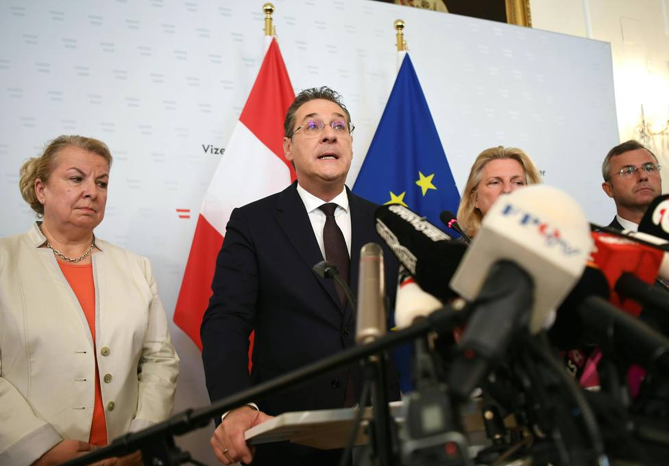 El exvicecanciller de Austria renuncia a su escaño en el Parlamento Europeo